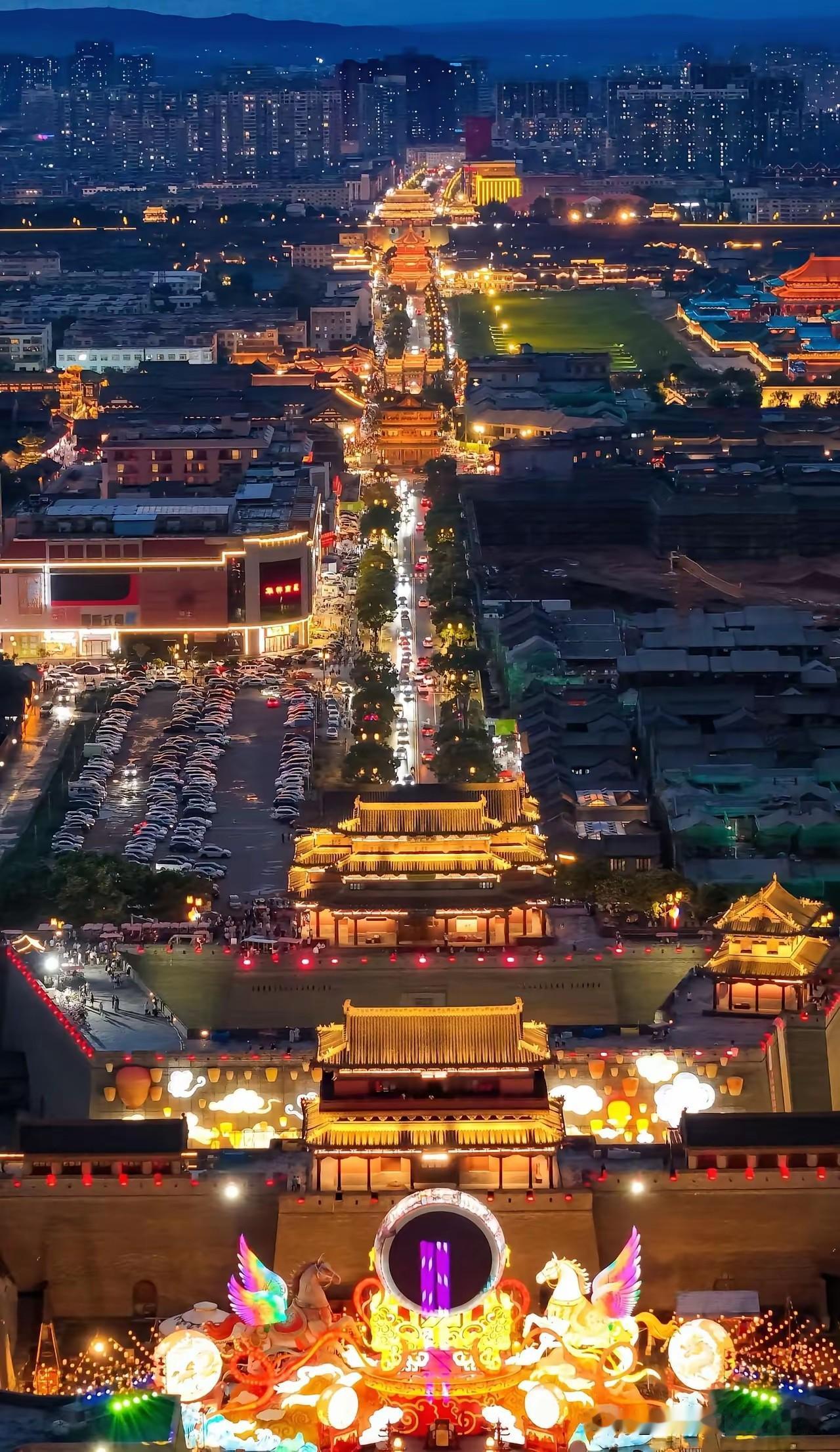 最近回到了老家大同，手机相册里300多张照片全是没加滤镜的实景，随便挑一张悬空寺