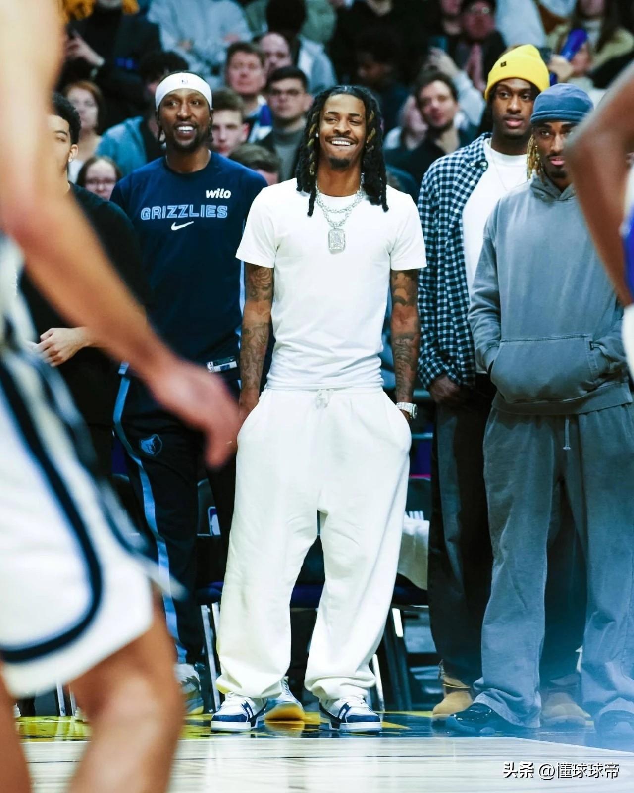 枪王也赛季报销了，莫兰特正式退出常规赛剩余比赛！

刚刚，NBA球队灰熊队官方宣