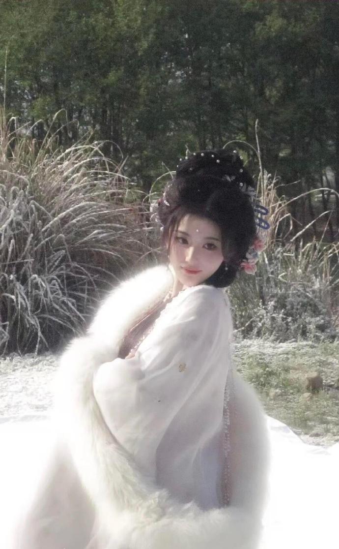 俞浅浅穿越女逆袭俞浅浅穿越女的自救俞浅浅的逆袭之路真的太好磕了！穿越逆境不低头，