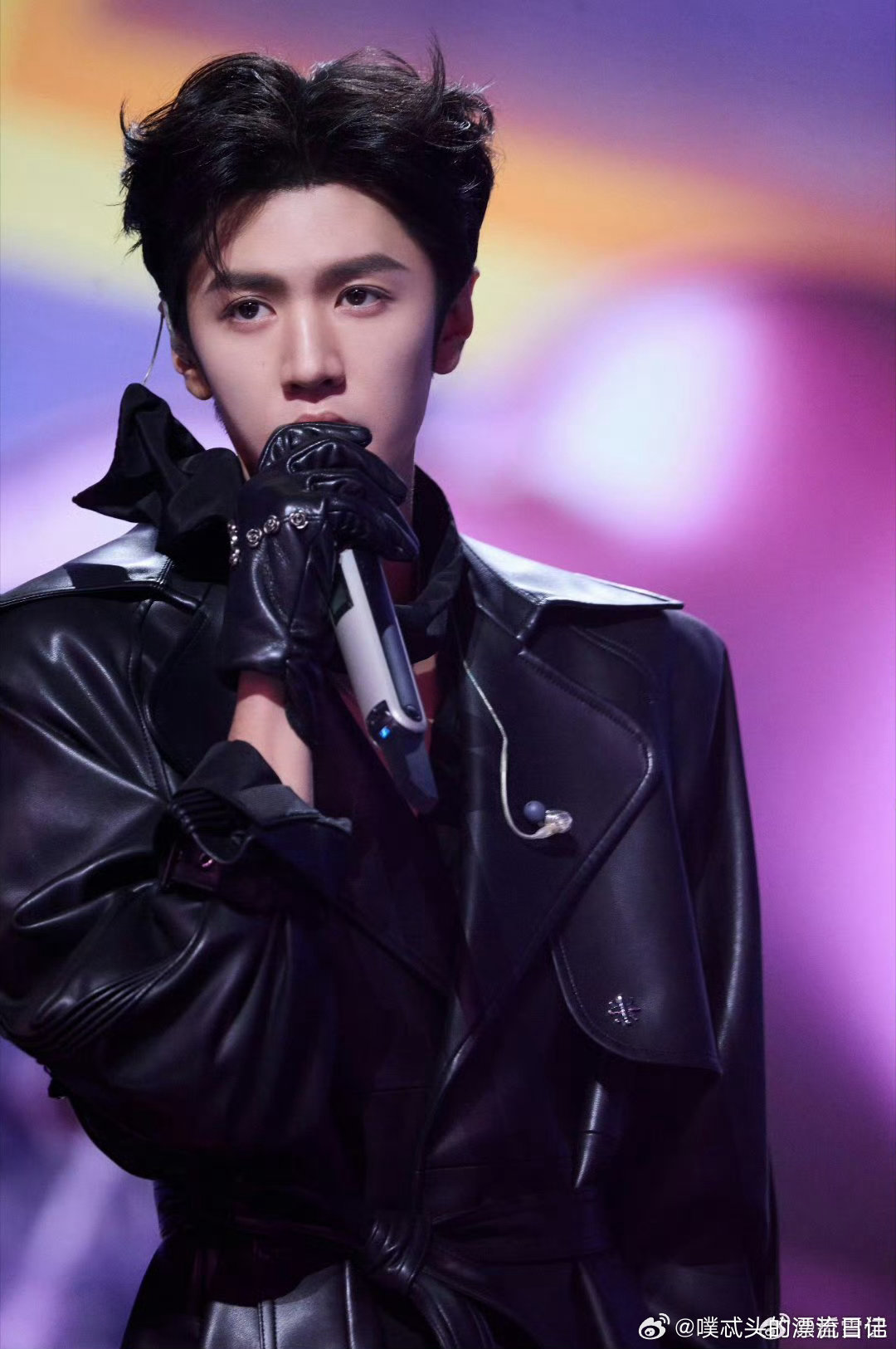 陈哲远以为依赖摇是杨迪发明的你好星期六陈哲远真的好可爱！不知道依赖摇不是杨迪发明