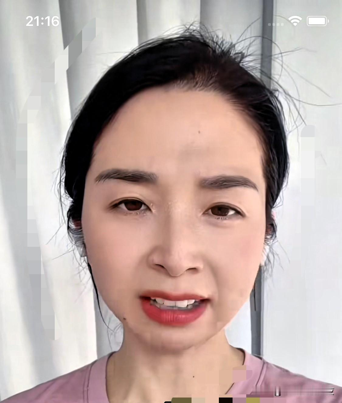 刚刚查了一下崔丽丽
不查不知道，一查
我都惊了！

年营收不到3亿的汽配公司，敢
