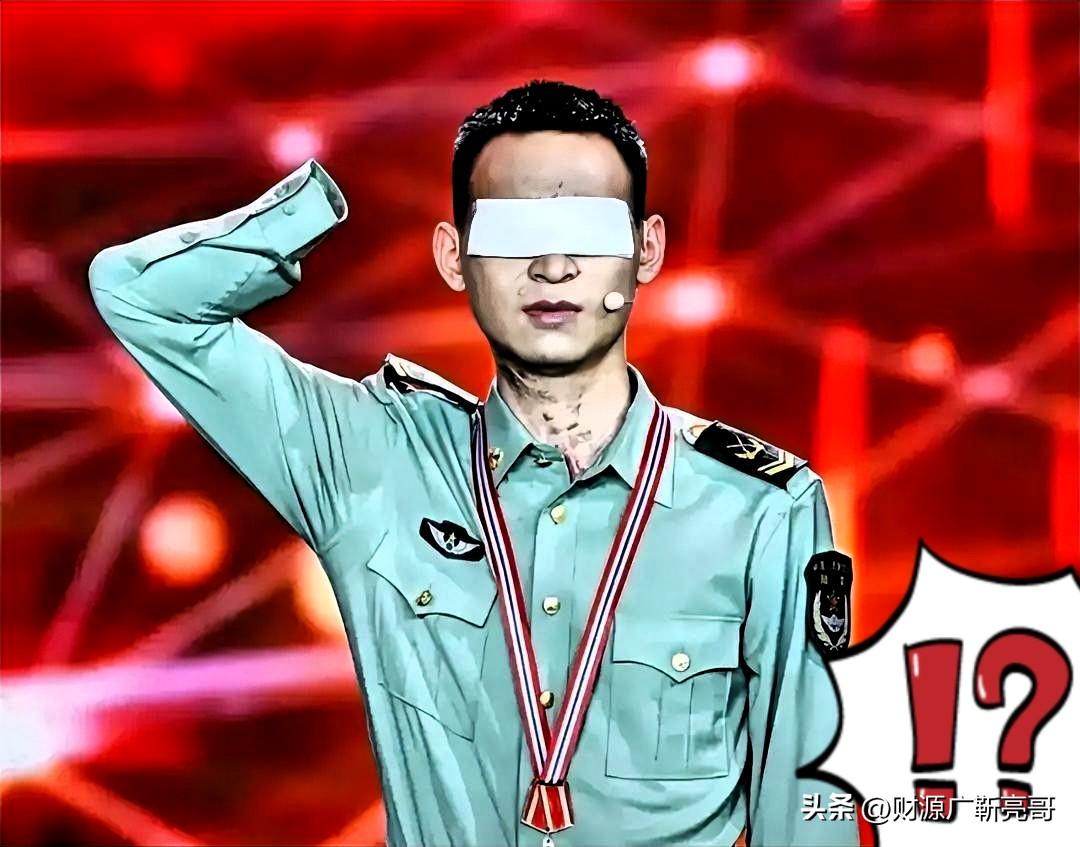 近几日网上有股邪风，竟然有人搁那拿计算器给杜富国“算细账”。

说人家月津贴三万