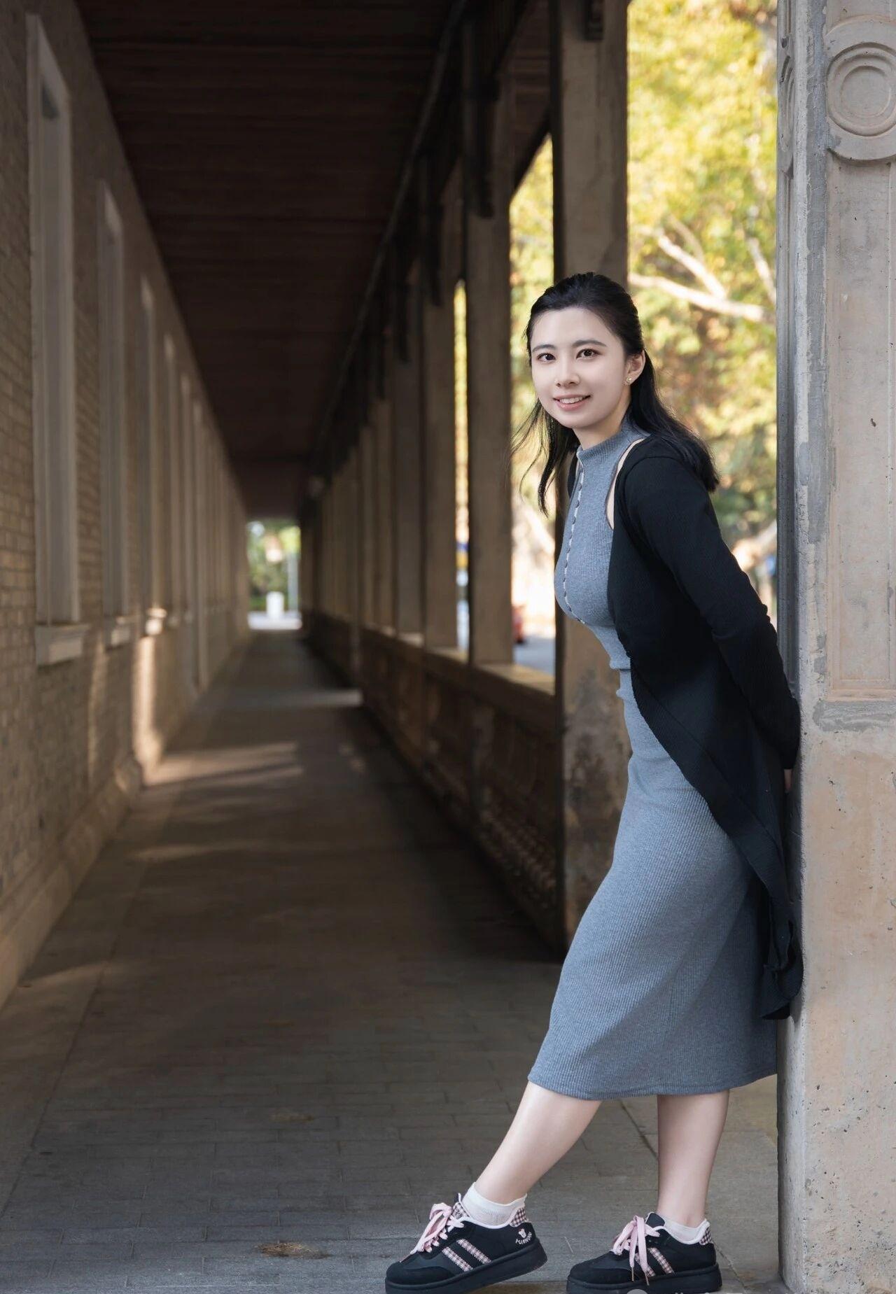 分享女神美图各种各样的穿搭风格，都凸显出来女人的美。端庄大气优雅大方的特点气质型