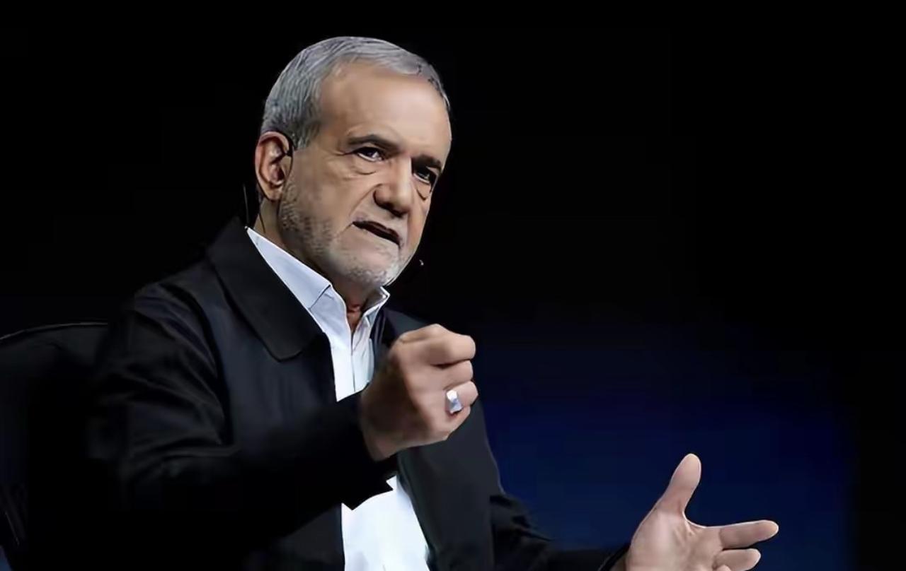 伊朗传来新消息！
2026年4月15日，伊朗扔出了一颗让全世界都傻眼的“精神核弹