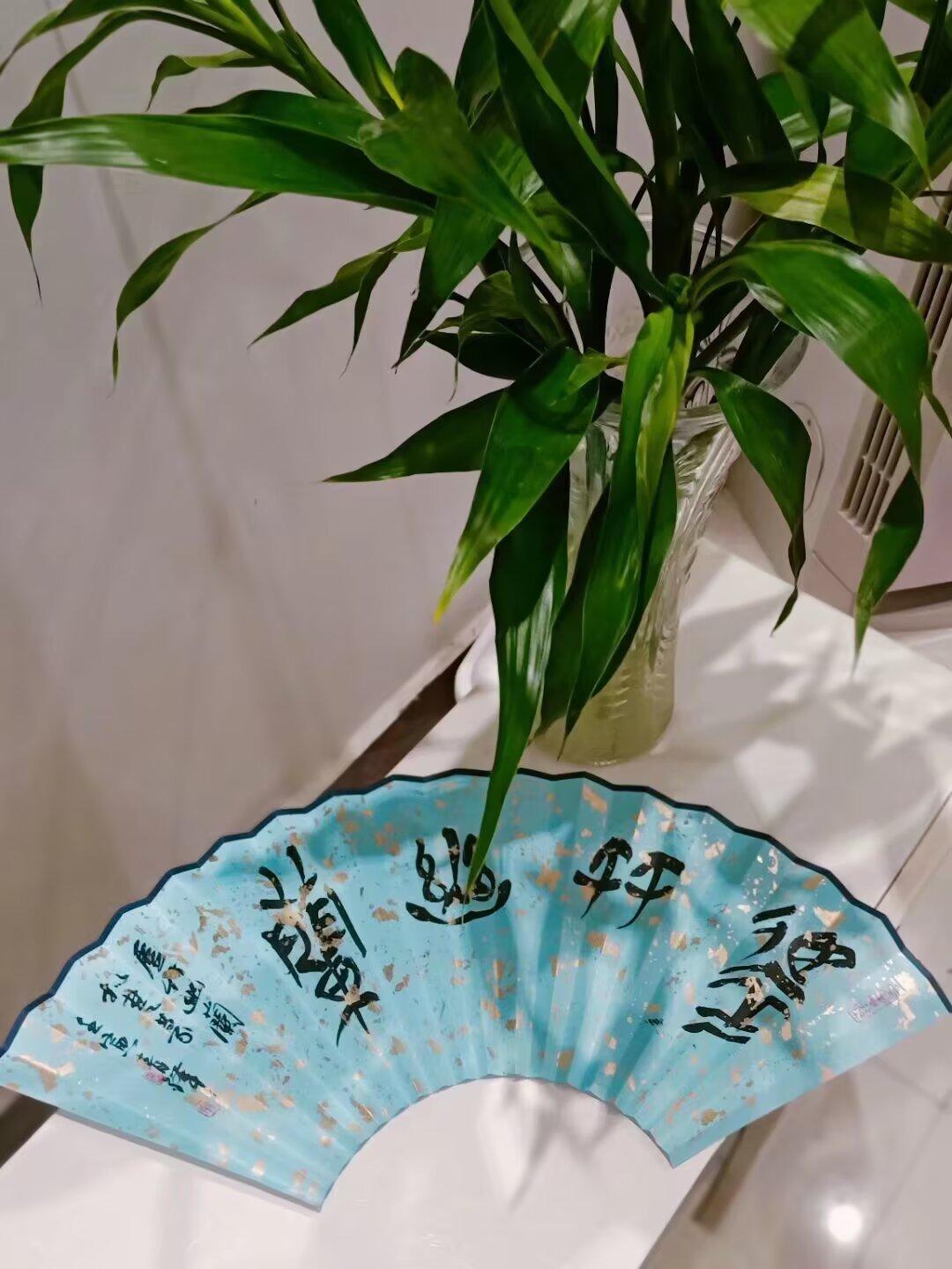 能让你温柔的人，肯定是给了你极致的爱，能让你沉默的人，肯定是给了你极大的伤害，能