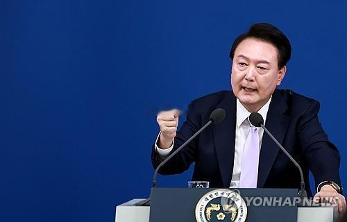 ▪️ RYBAR 报道全文：🇰🇷 韩国戒严篇

▪️ 朝鲜半岛再次陷入动荡。