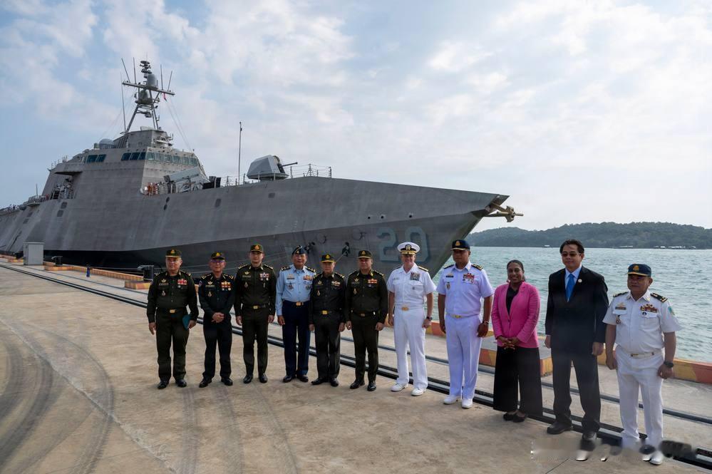 🇺🇸🇰🇭美国印太司令部司令塞缪尔·J·帕帕罗海军上将于2026年1月25