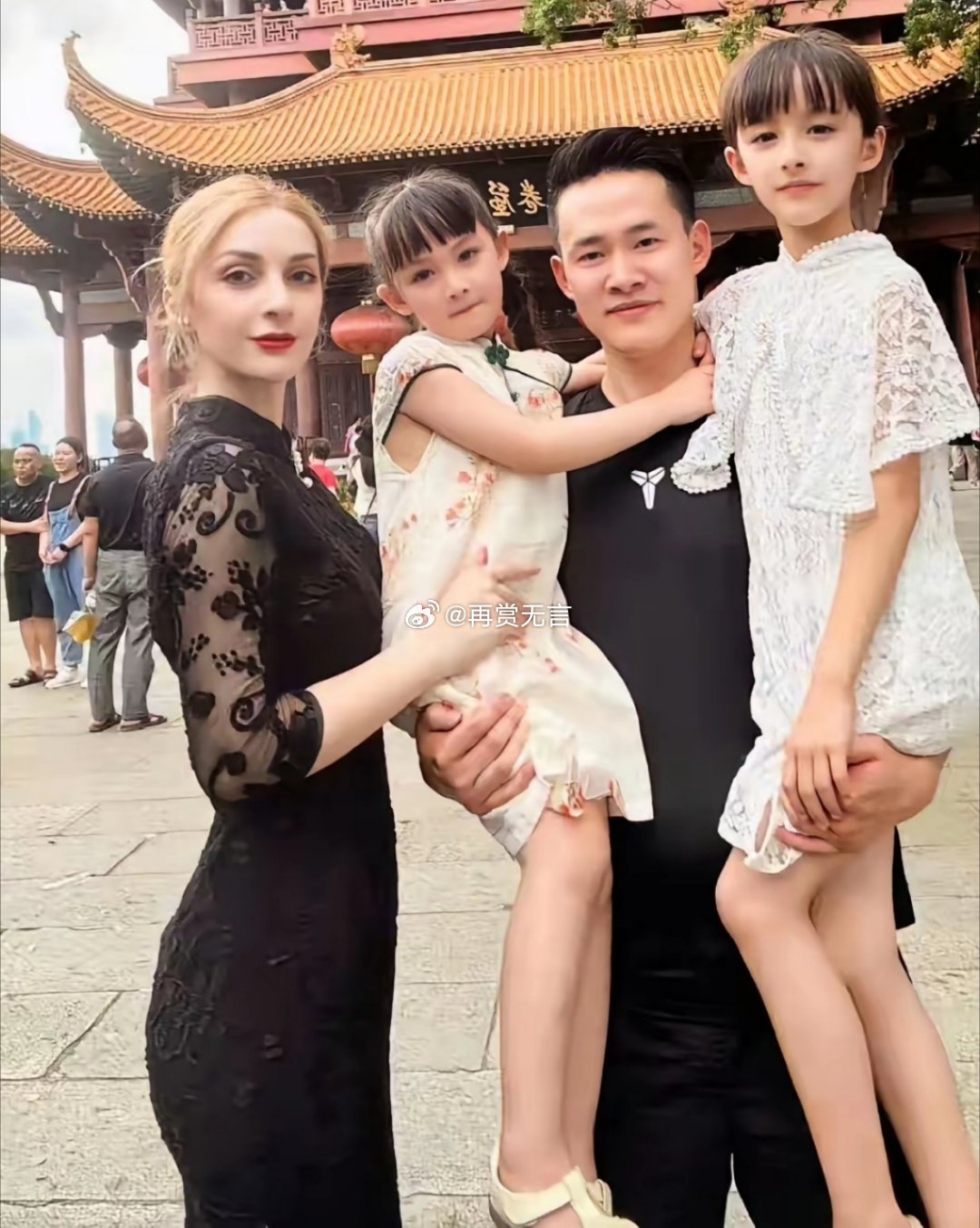 原来杨幂是混血儿长相，看看这对情侣的孩子就知道了！ 