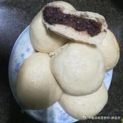豆包，是我非常推荐的一个食物。但现在，我感觉似乎吃豆包的不多。起码，它比大饼子好