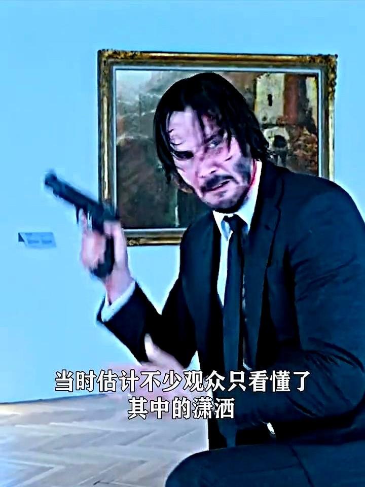 此款手枪是出了名的会

耶师傅换弹匣后做手势，不是装酷，是因为用的金柏1911卡