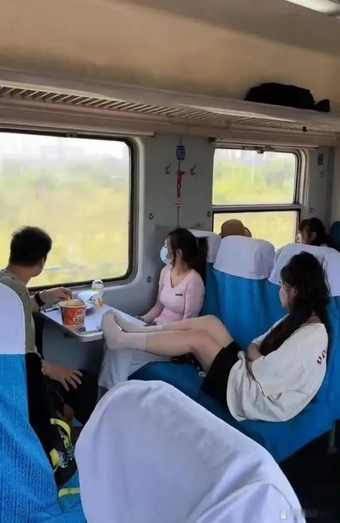 有没有人想花100块钱买下这碗泡面