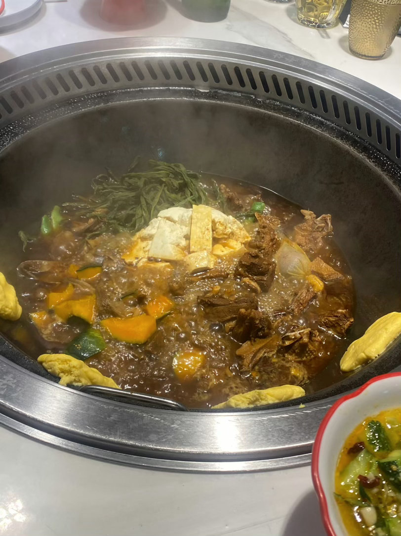 原来正常铁锅炖有汤啊哈哈哈哈哈 