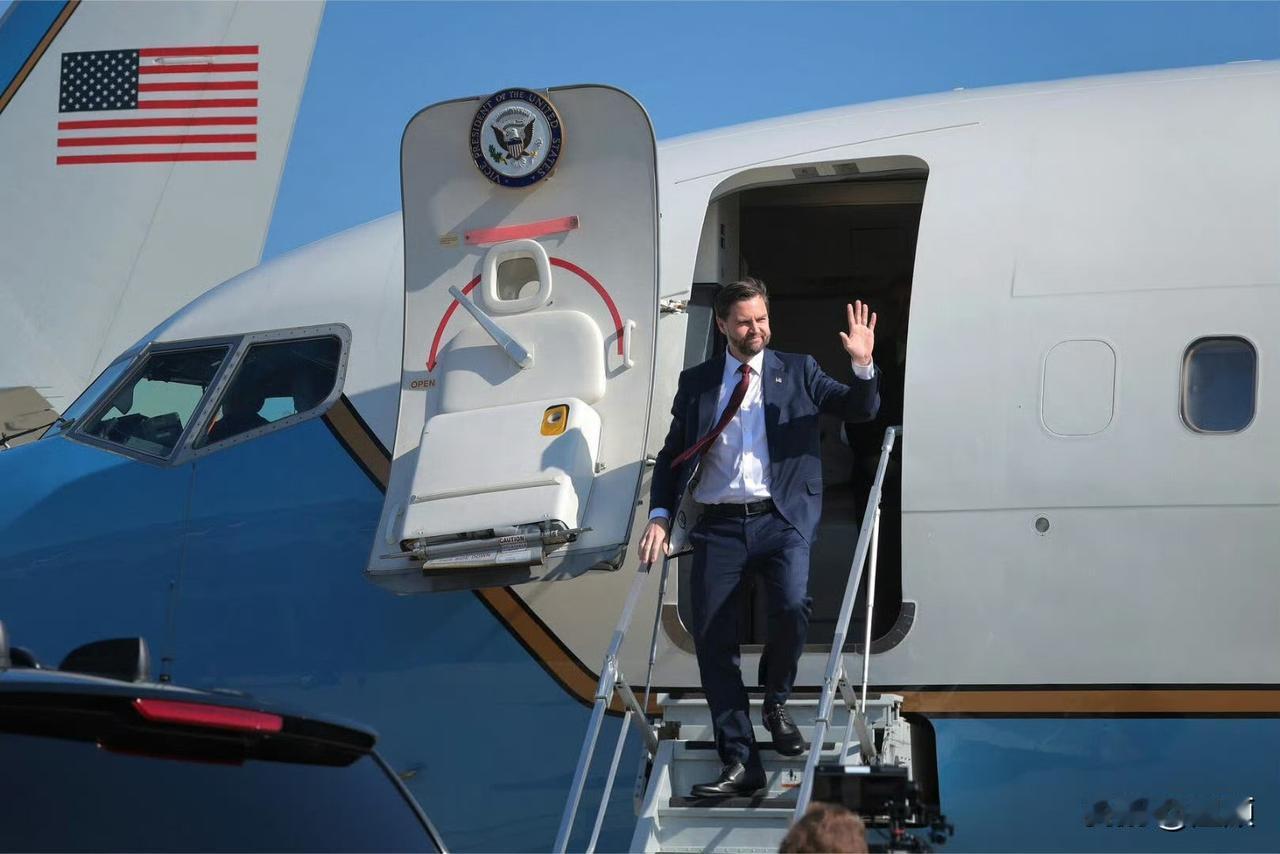 单边会谈，美国又赢定了！伊朗至今未同意参加，美国副总统万斯却已率团匆匆抵达伊斯兰