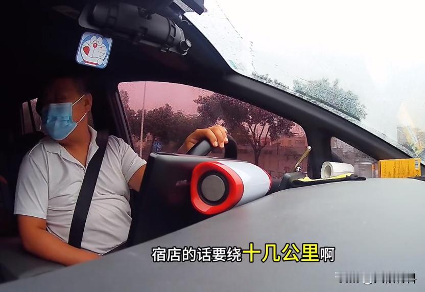 这种女人是谁惯出来的？2024年6月，奇葩女乘客打一口价网约车，要求司机绕路30