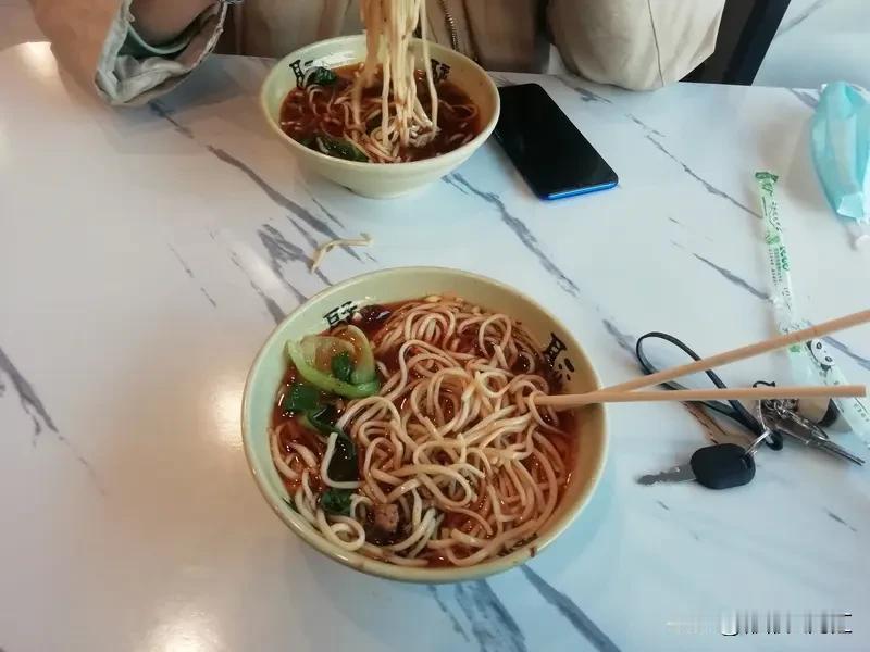 生活的最佳模样，大抵如我认识的张姐这般。她45岁辞去工作后，把日子过得令人艳羡。