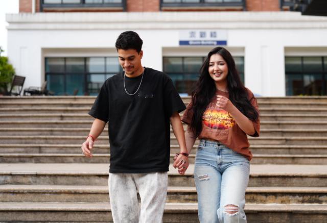 摩洛哥留学生的“西湖义举”，善良无国界的真实写照



西湖边，一名老外跳湖救人