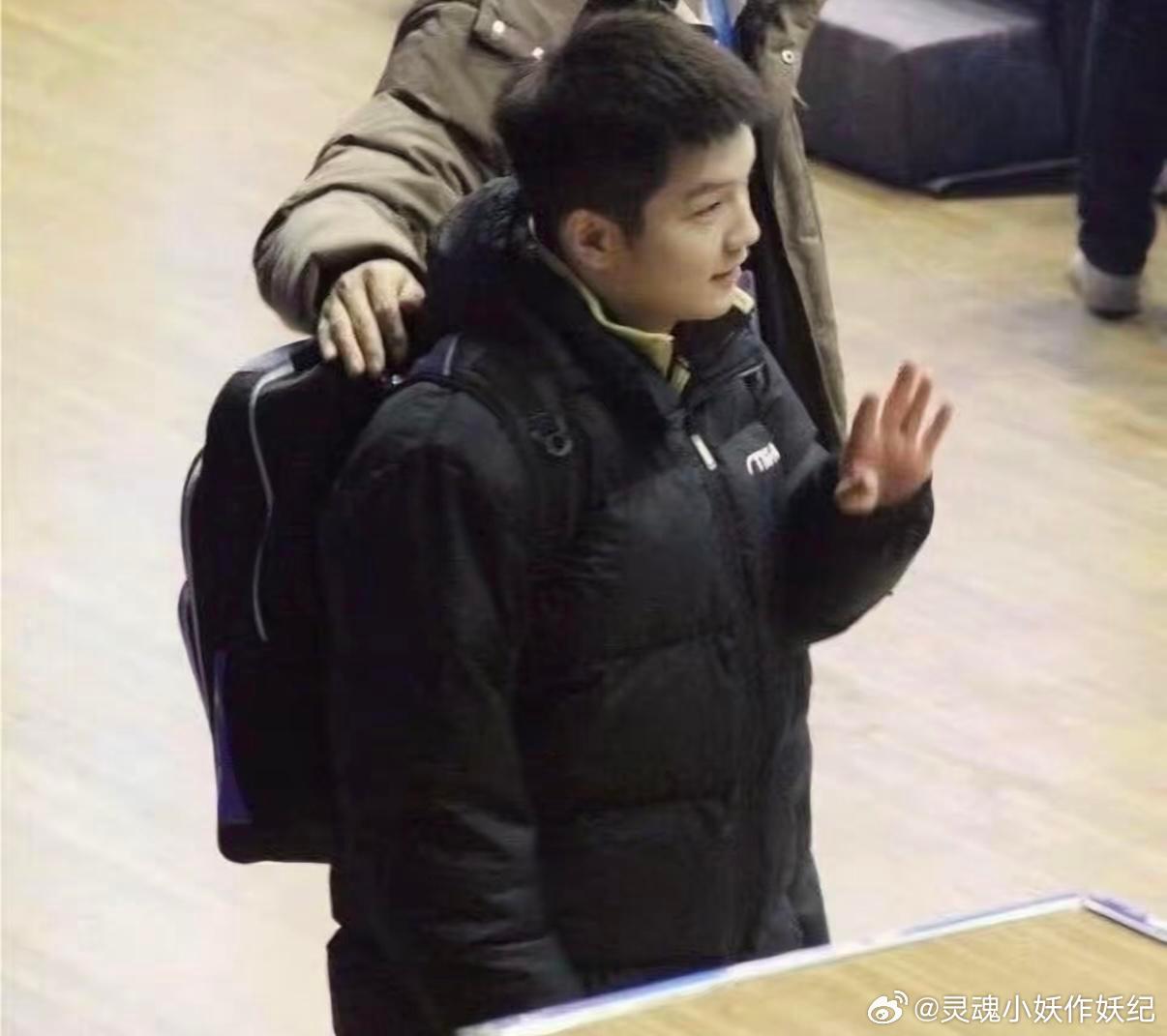 樊振东越长大越乖 