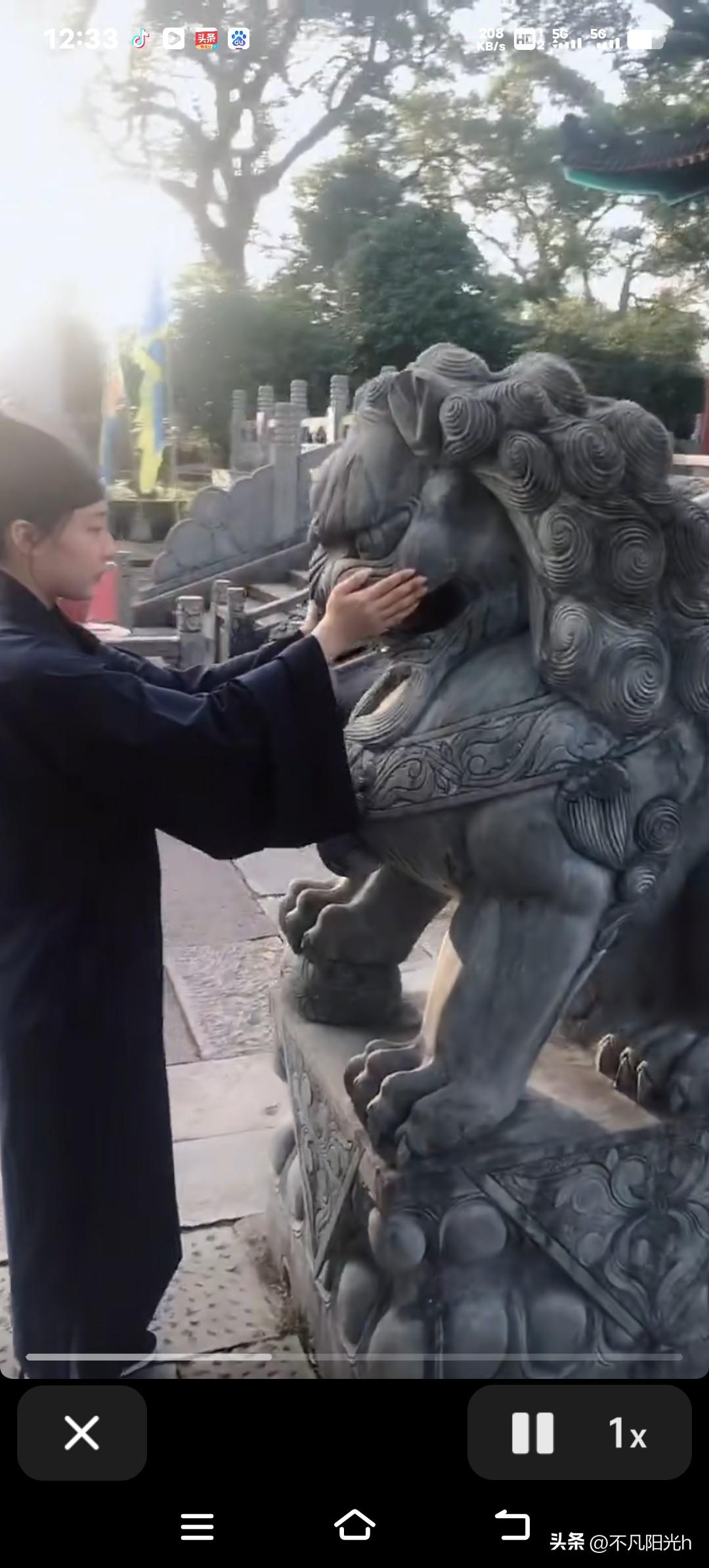 65岁阿姨下楼倒垃圾，竟被楼上邻居持刀砍死！家人哭着说：“咱们俩根本不认识，他为