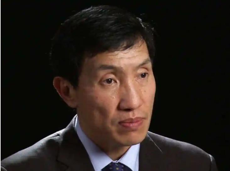 我们与美国还是有很大的差距的，中国拿什么挑战美国？中国人均收入只相当于美国的8%
