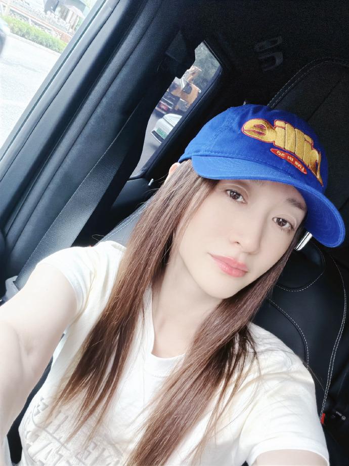 各种刁钻的自拍角度，