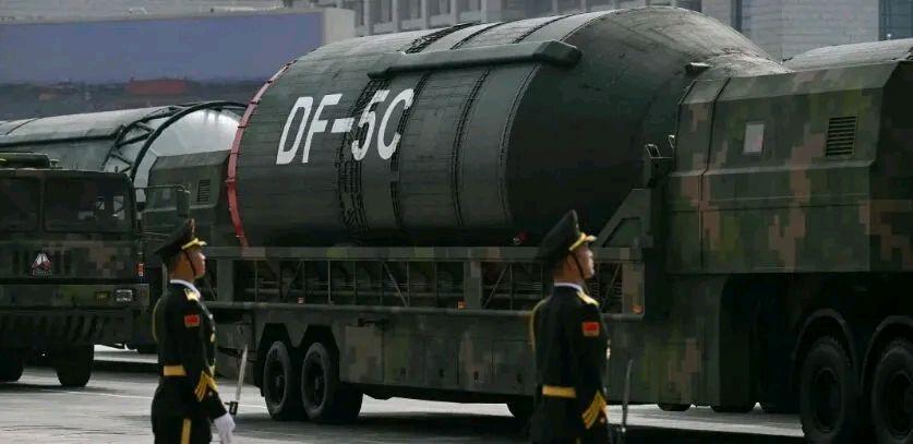 十年前，“二炮”升级改名叫“火箭军”，从兵种变成了独立军种，这可不是简单改名，是