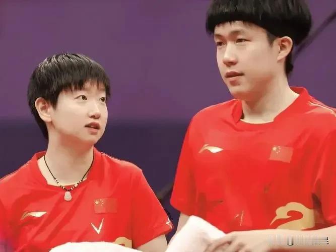 孙颖莎：我现在单打世界排名第一
王楚钦：我也是
孙颖莎：但我没能拿到奥运会单打冠