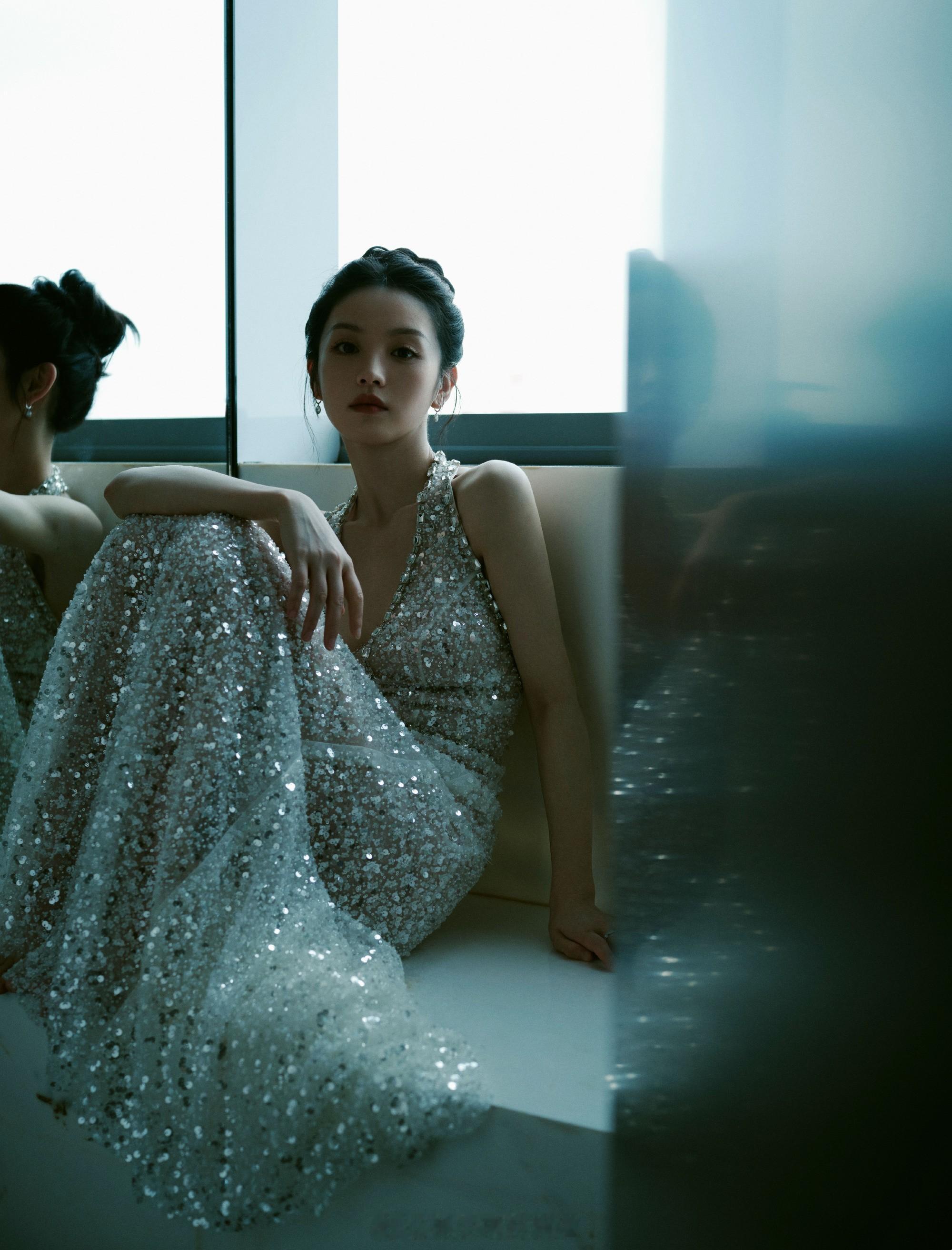 田曦薇钻石深露背裙小姐姐好美 