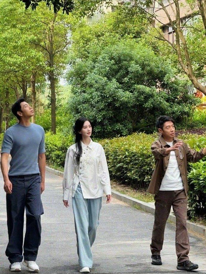 刘诗诗和新中式的适配度！太美啦[爱慕][爱慕] ​​​