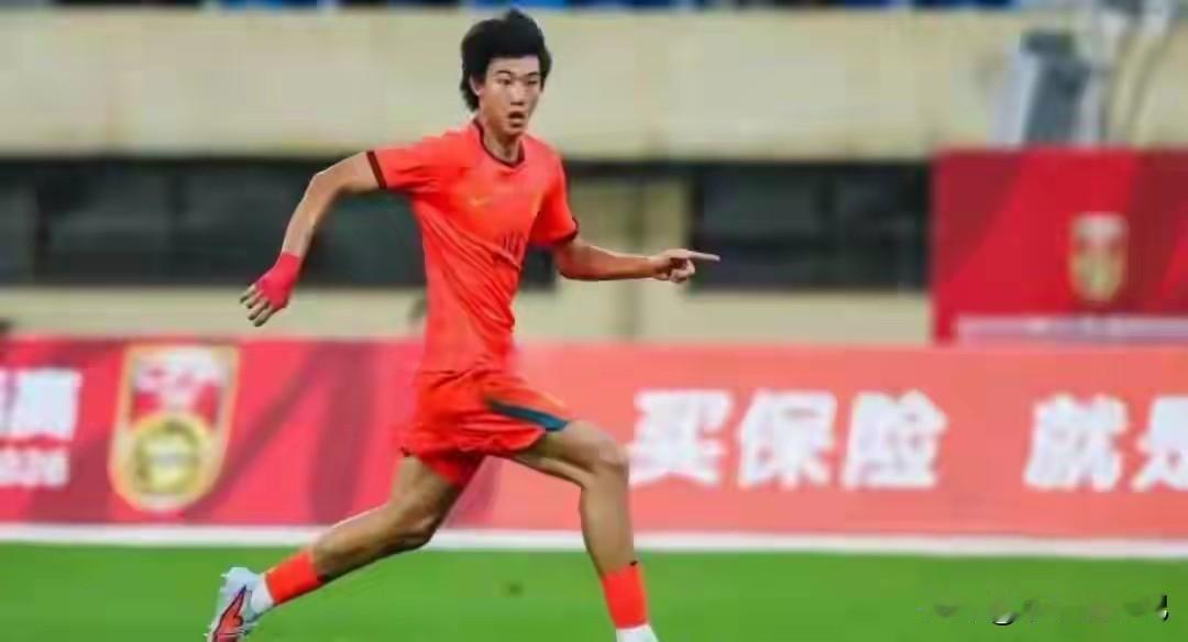 昨天U17国足3‑2读秒绝杀阿森纳U17，看得所有人热血沸腾，但喜悦之余，千万不