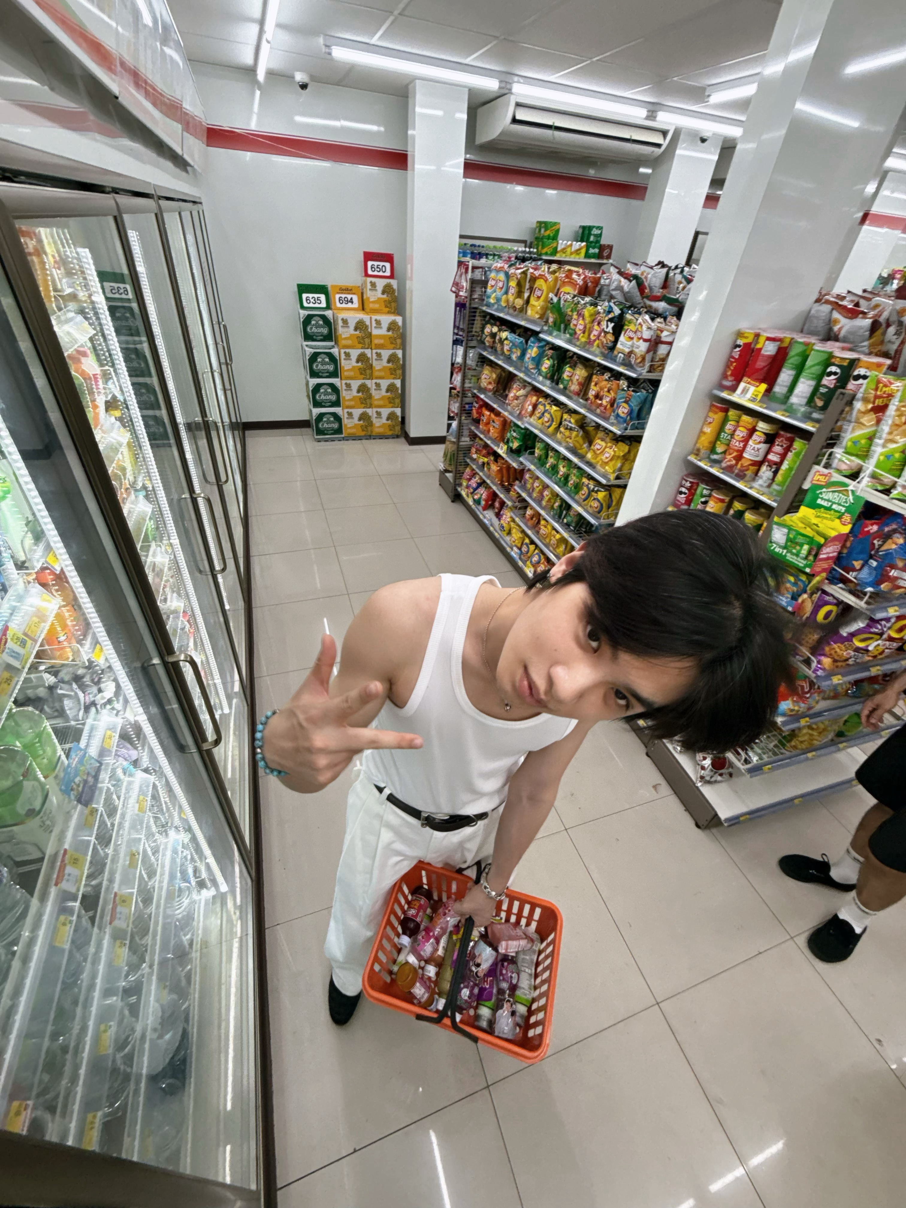 黄明昊劝生者hmh黄明昊忙忙碌碌寻宝藏2 手机今天就像中邪一样，拦都拦不住的想和