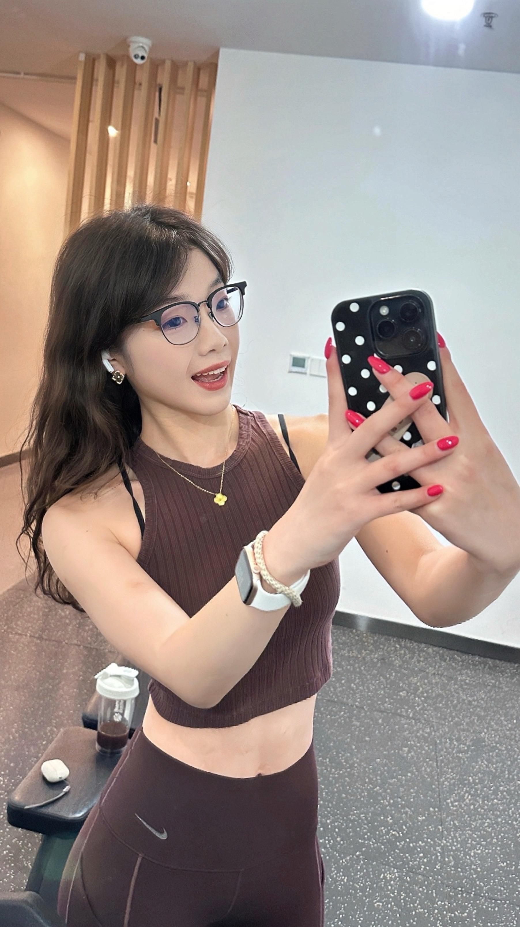 老婆们新美甲打几分！