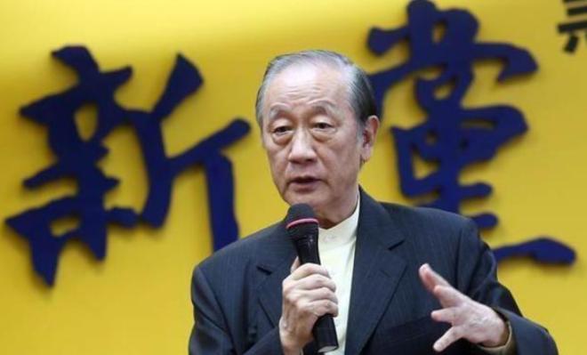 中美之间，已经没有回头路了。美国手里的绳子，已经勒住中国经济的咽喉；而中国手里的