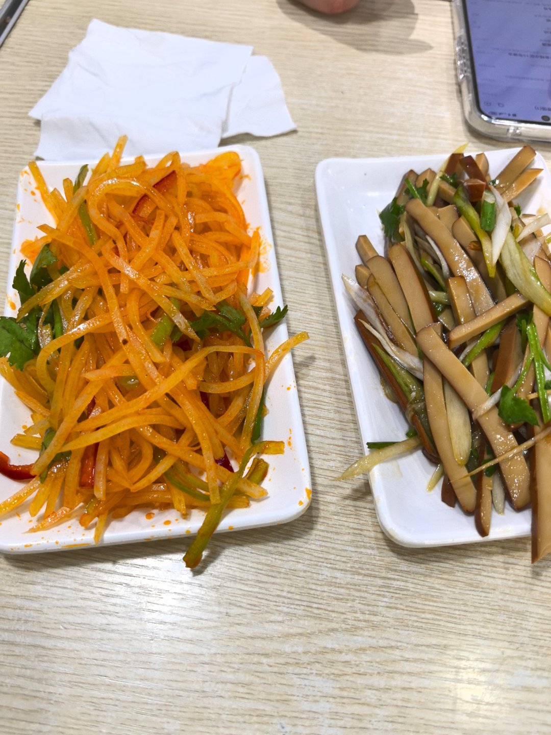 绝对不熬夜了捏 吃 