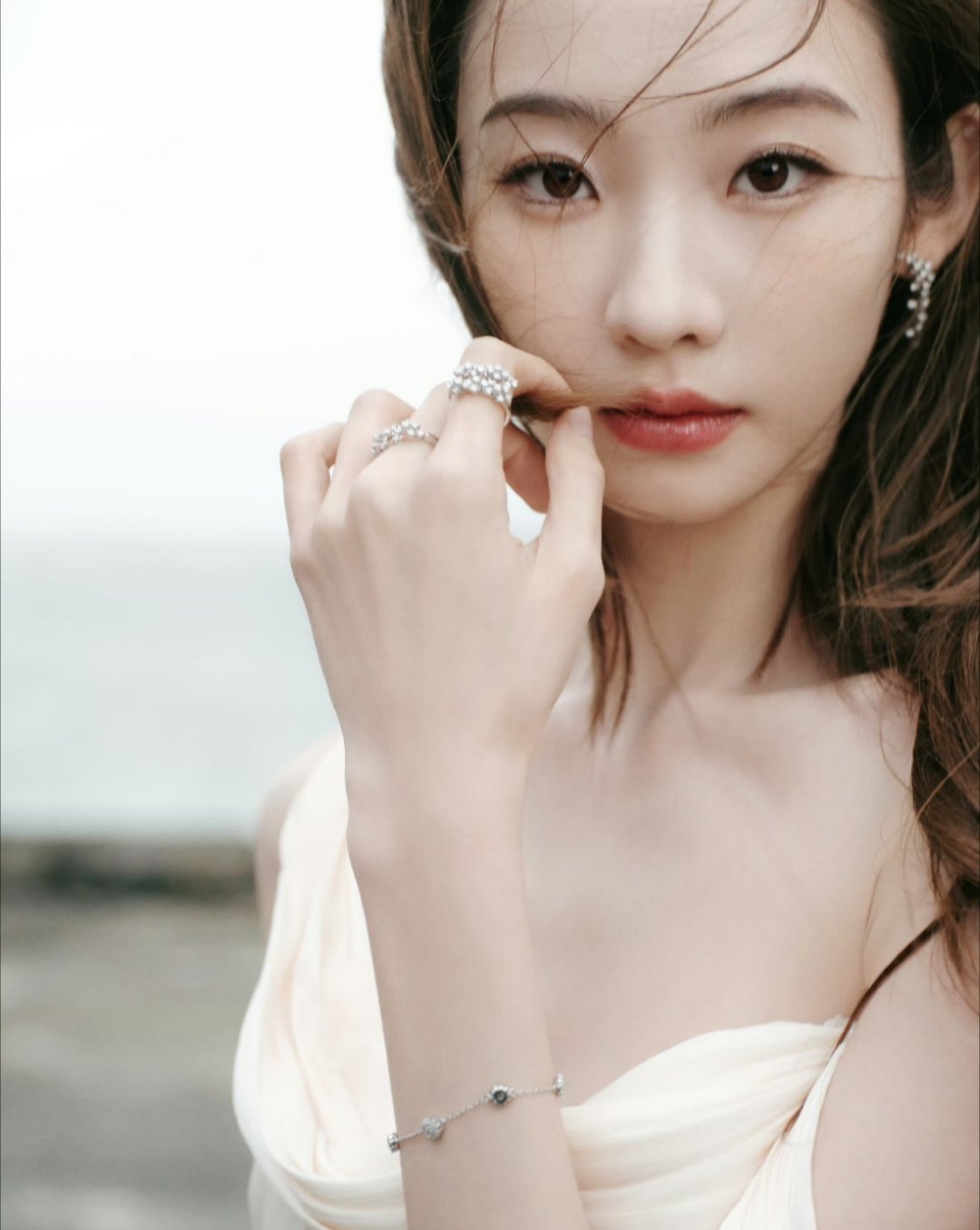 张艺凡！镜头下的你美到无话说了！每一张都超心动的！ 