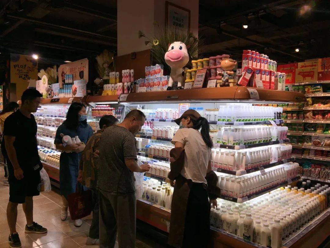 终于弄明白了
为什么有人愿意花2万去参观胖东来？
有这钱干点其他的什么不好呢？但