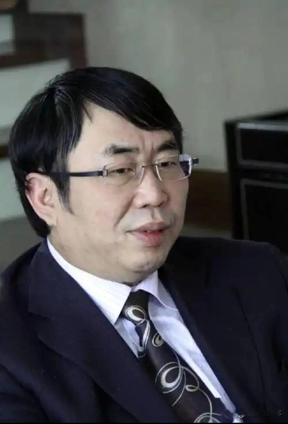 棋圣聂卫平的三任老婆
第一任老婆孔祥明，出生于1955年，比聂卫平还小3岁。和聂