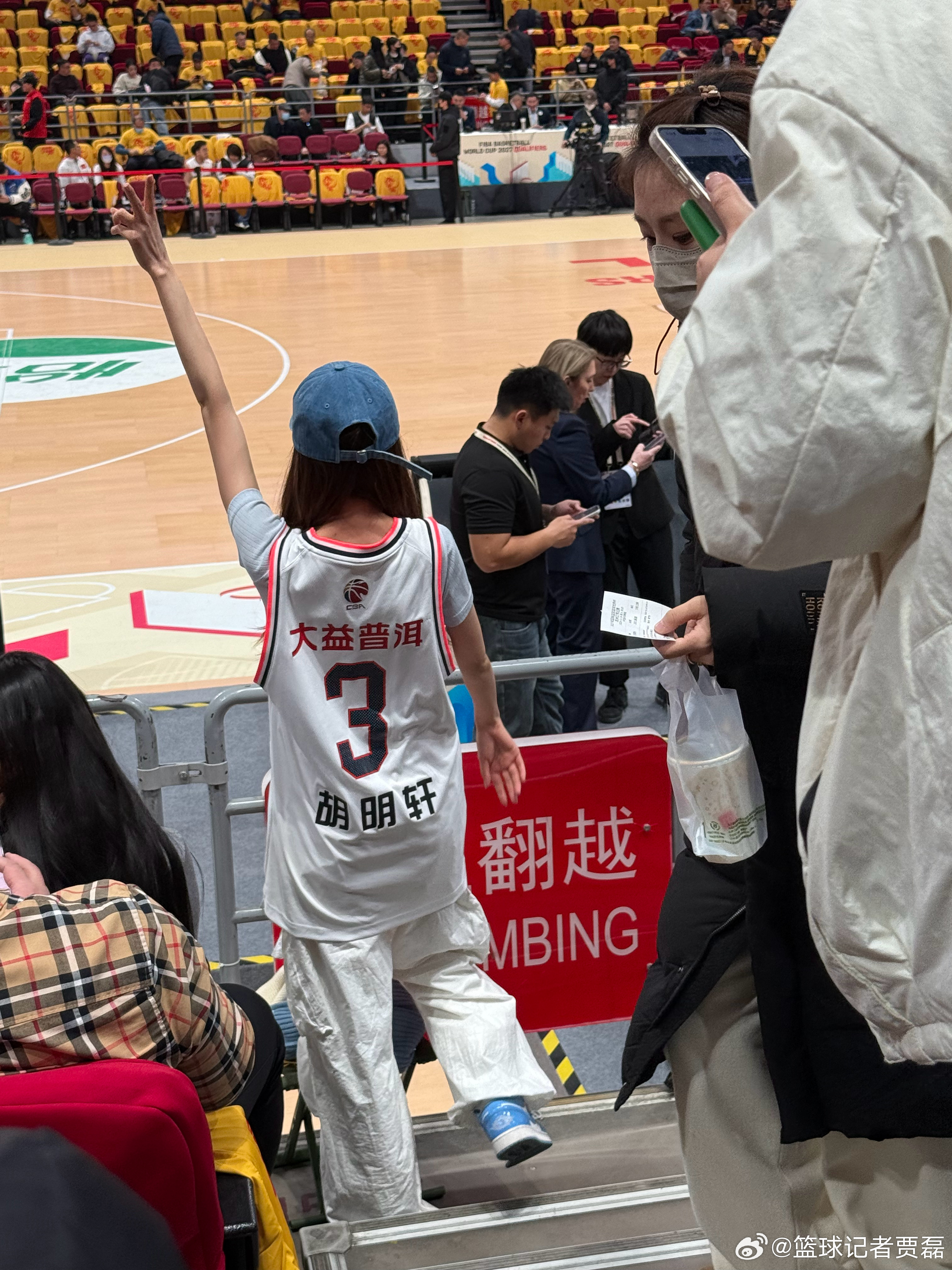 现场发现轩轩粉丝一枚，胡明轩加油！ 