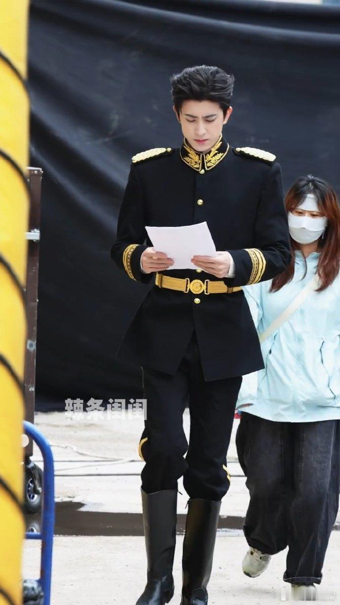 敖瑞鹏民国造型也如此权威万花世界 敖瑞鹏适配度满分！民国造型精致又出彩，万花世界