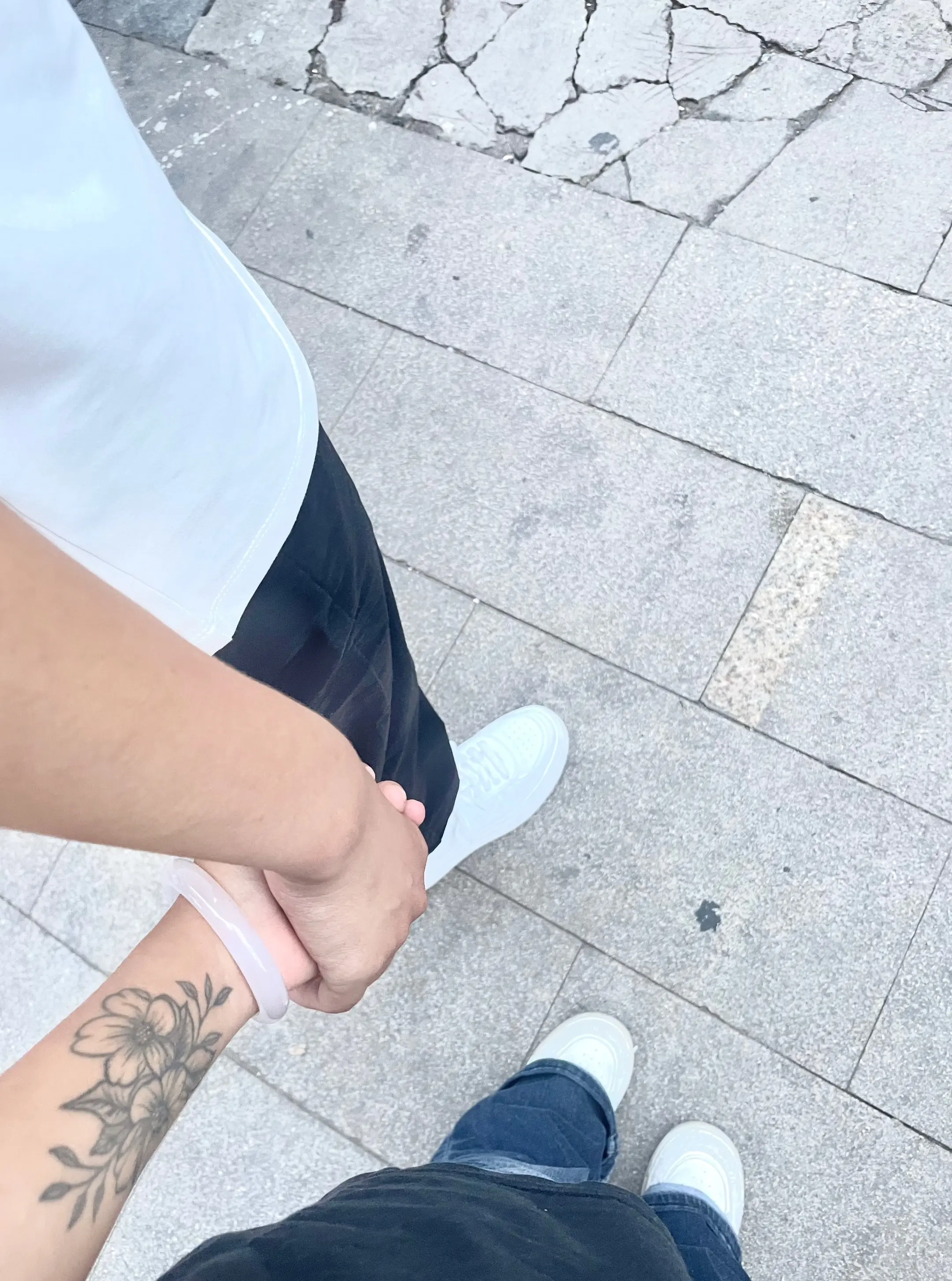 每天都想可以快点见到他拉他的手