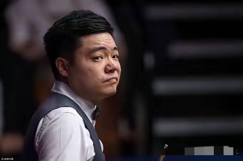世锦赛冠军的长局赛制，真不合适丁俊晖，长局制就是短板精力无法集中！

第二阶段，