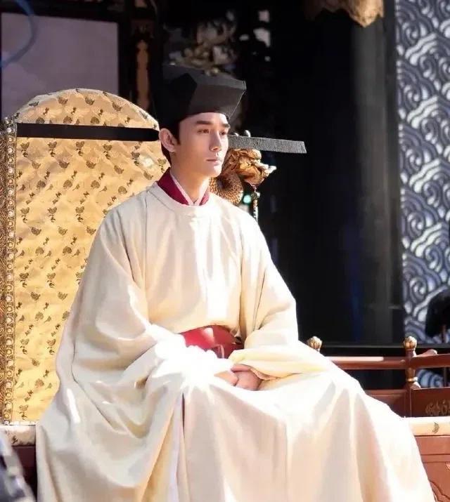 1033年，郭皇后得知尚美人在宋仁宗面前说她的坏话，便前去责骂尚美人：“你勾引皇