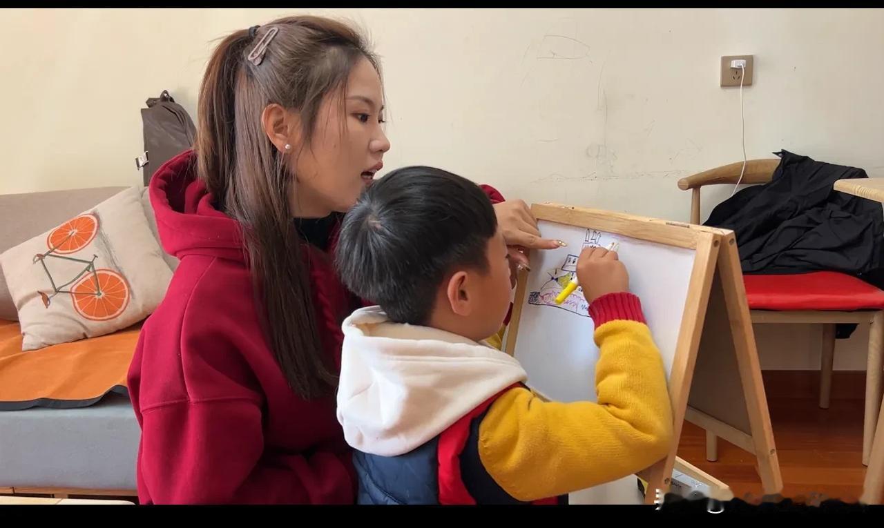 一忙两三天，一晃两三年，小宝都长成小伙了
雯雪自留款