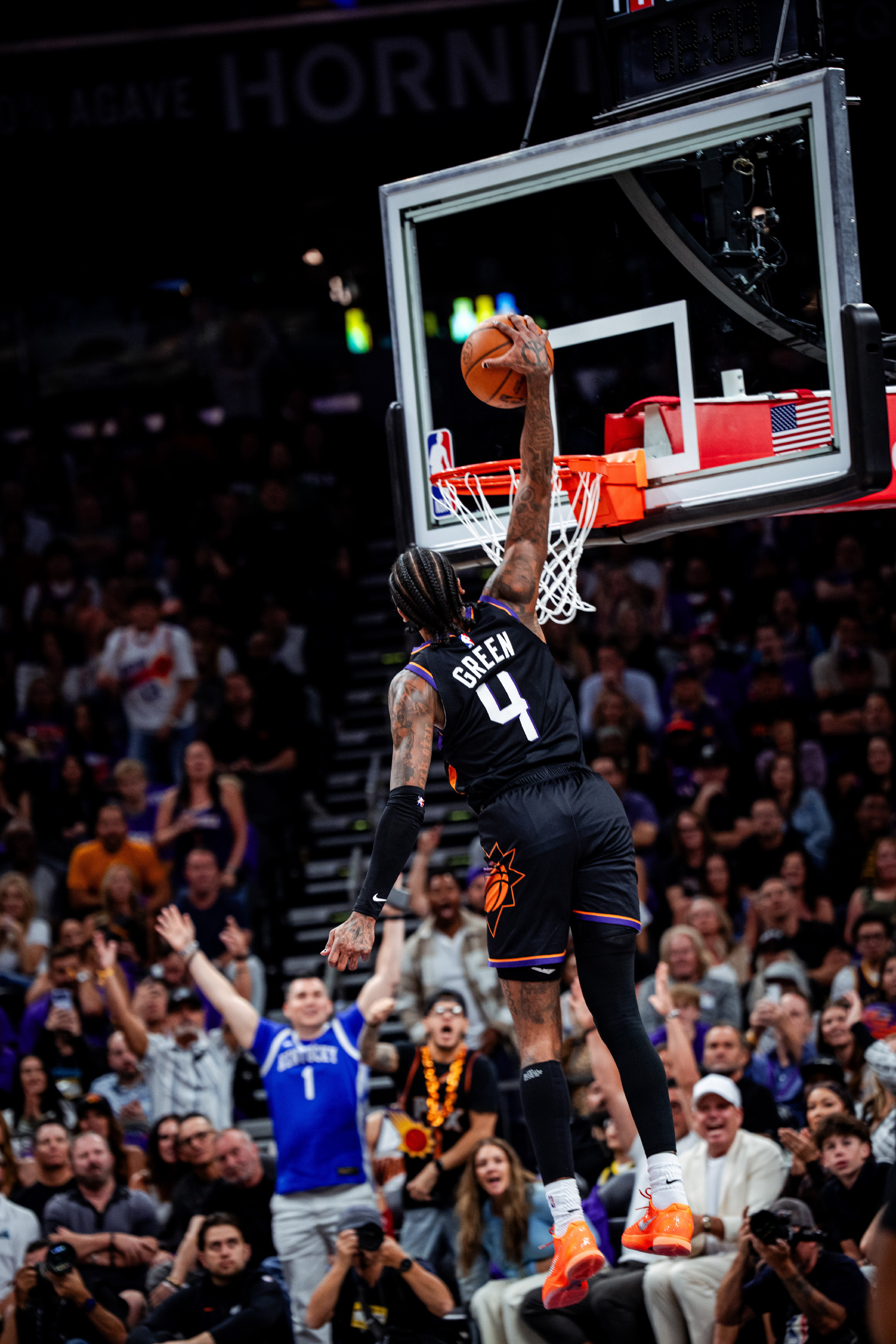 111-96！太阳主场狂胜勇士搭上季后赛末班车，库里17分低迷止步附加赛赛季提前