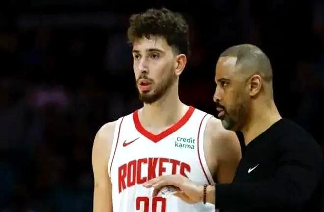 场场便秘，进攻稀烂，火箭队居然悄悄爬到西部第三，这球你看懂了吗？
 
五个人恨不