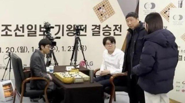 中国围棋队总教练还原争议判罚始末 在当时比赛的那种情况，作为主教练应该安抚棋手的