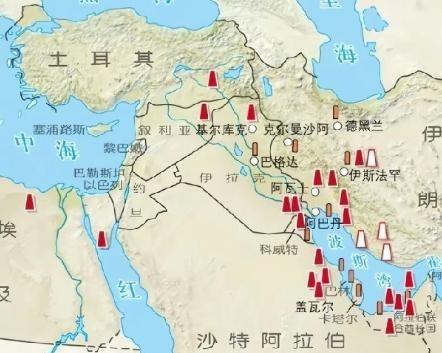 伊朗打到现在，一路走来步步血泪，不该损失的资产设施都损失了，不该阵亡的大人物都阵