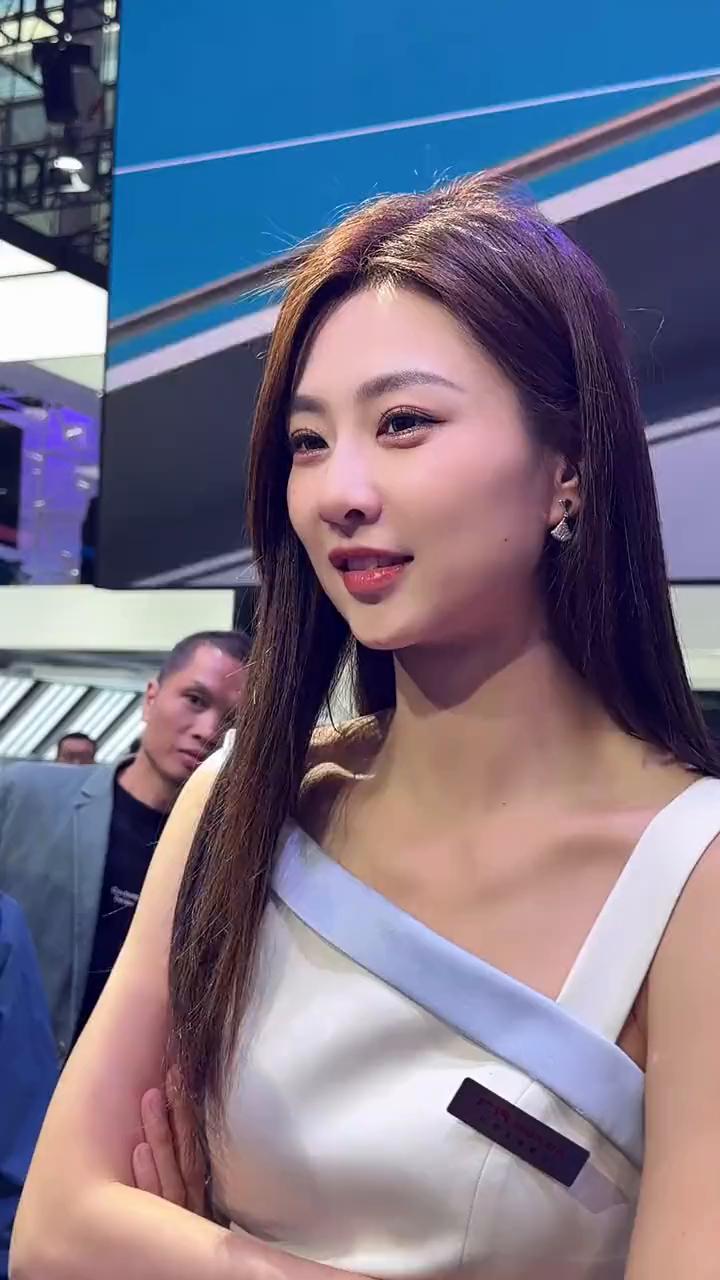 一代少妇，她能为你风花雪月，也能为你东山再起。