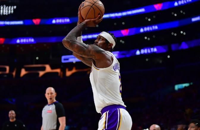 1月3日讯 湖人今日主场128-121击败灰熊，赛后，东契奇接受了记者采访。谈及