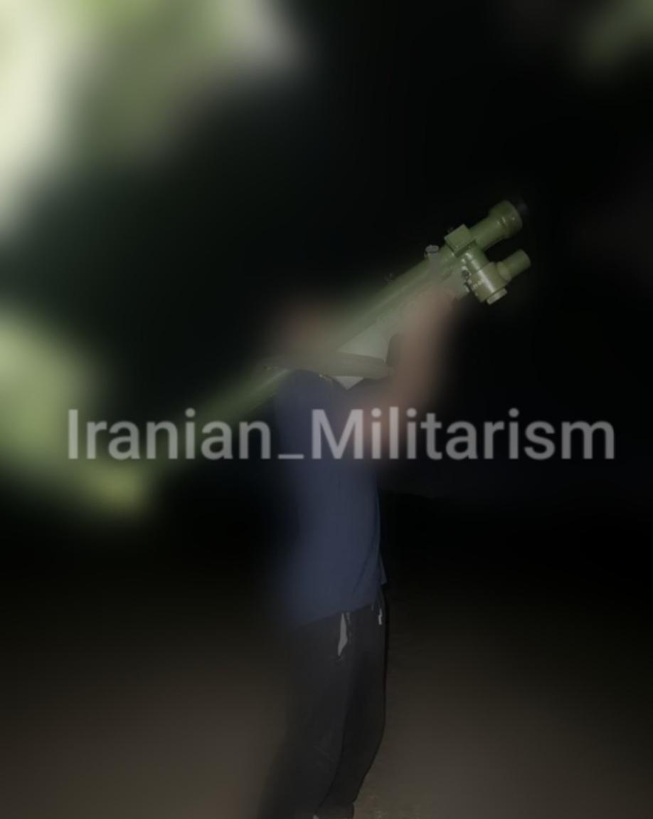 伊朗巴斯基民兵用新型导弹击伤美军F-18舰载机。

中东这边又出大动静了！当地时