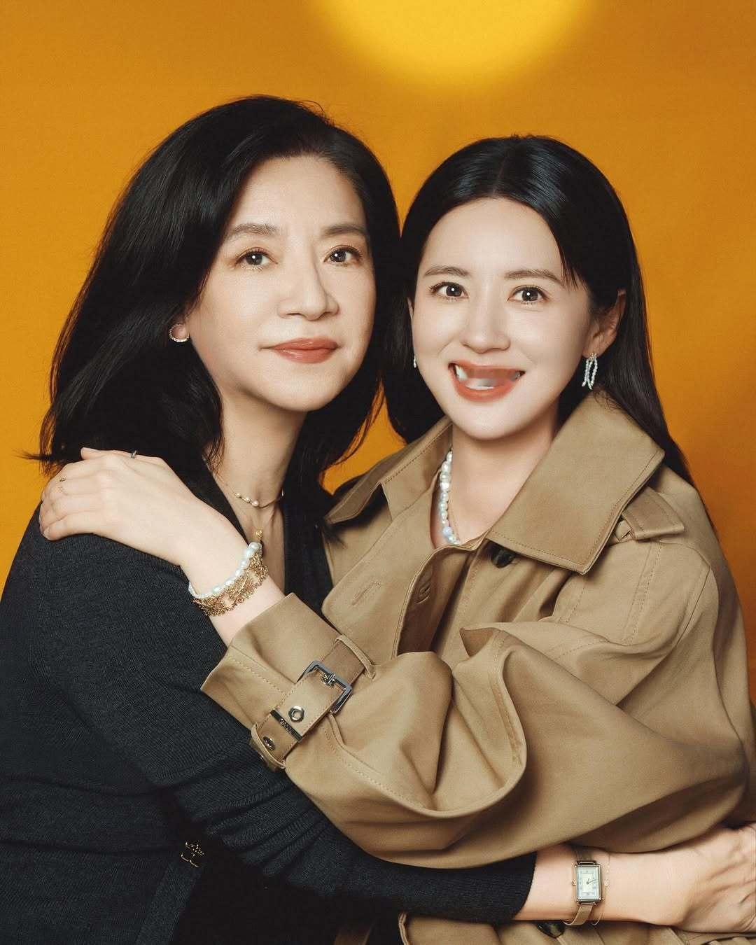 林予晞和妈妈出镜首饰品牌母亲节形象广告✨ ​​​